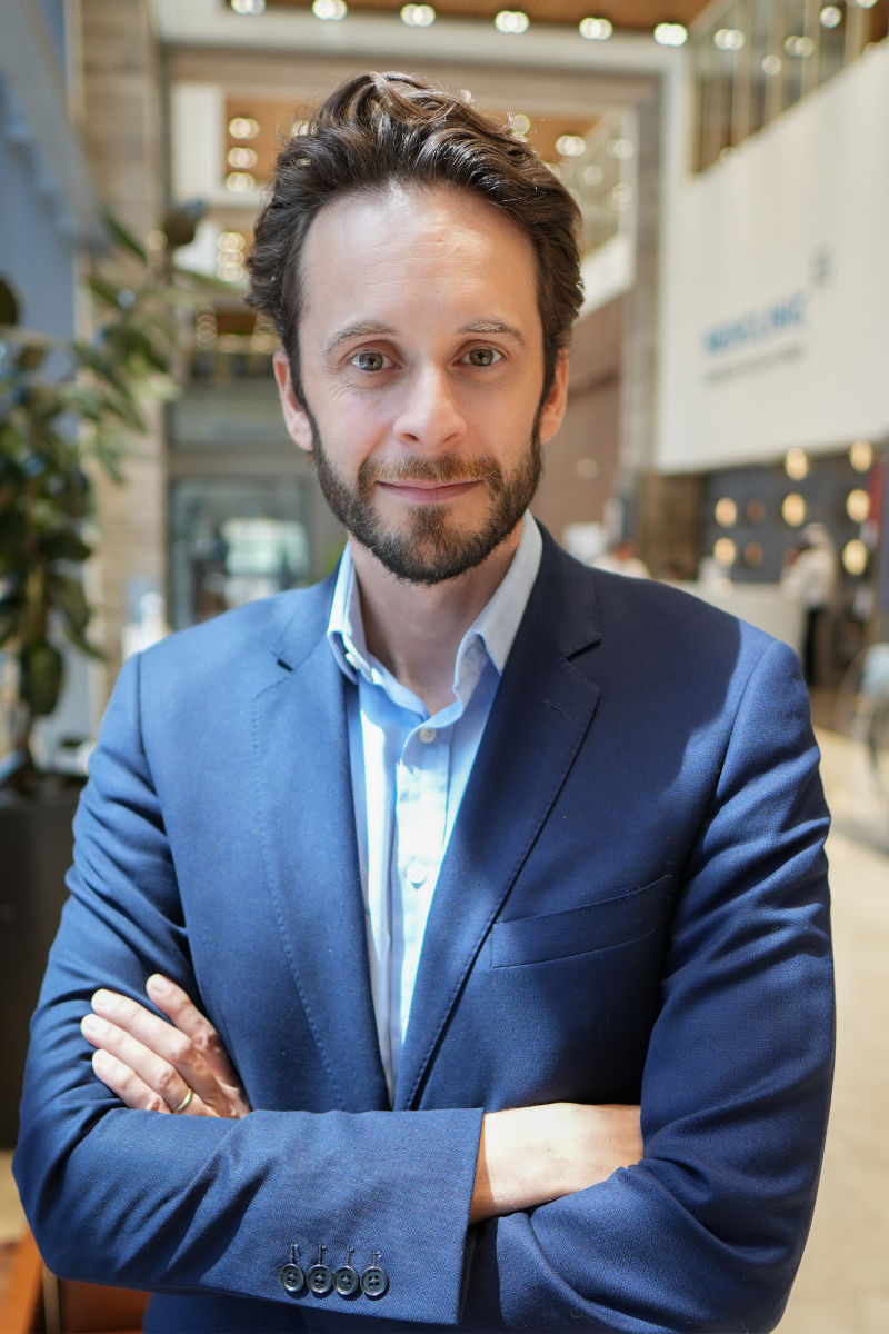 Expertise & Training of Mr Charles Bain: Leading Plastic Surgeon in Dubai